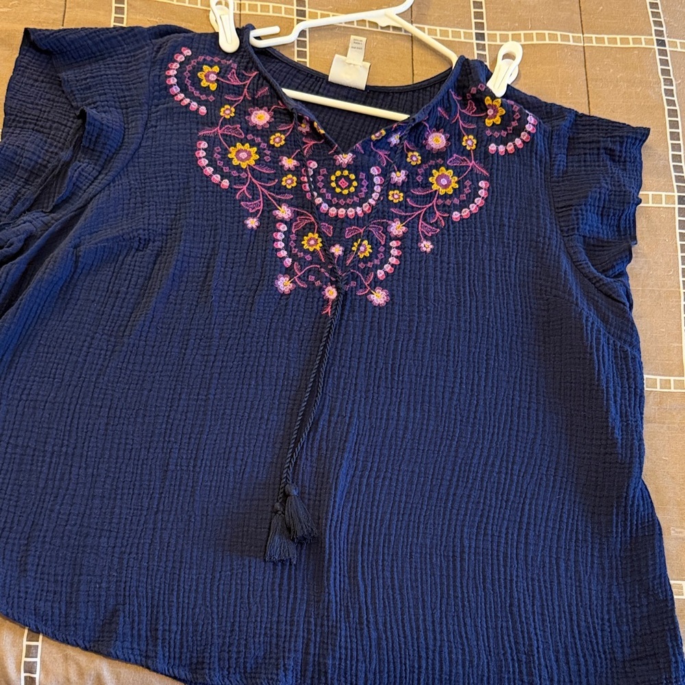 St. John's Bay Navy 3X Top with Pink Floral Embroidery